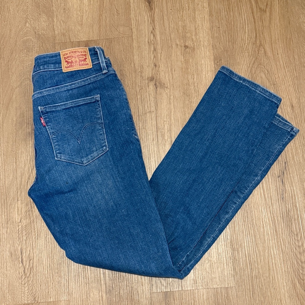 Levi's Classic Mid-Rise Skinny Medium Wash Denim Jeans Women’s Size 8